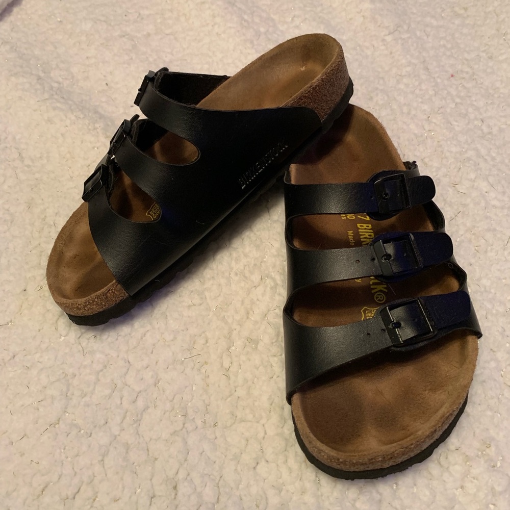 3 strap Birkenstock’s